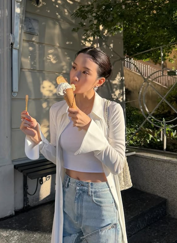 Writer-slash-actress Moon Ka-young dresses like someone who has read the room: five minimalist looks from someone with actual taste