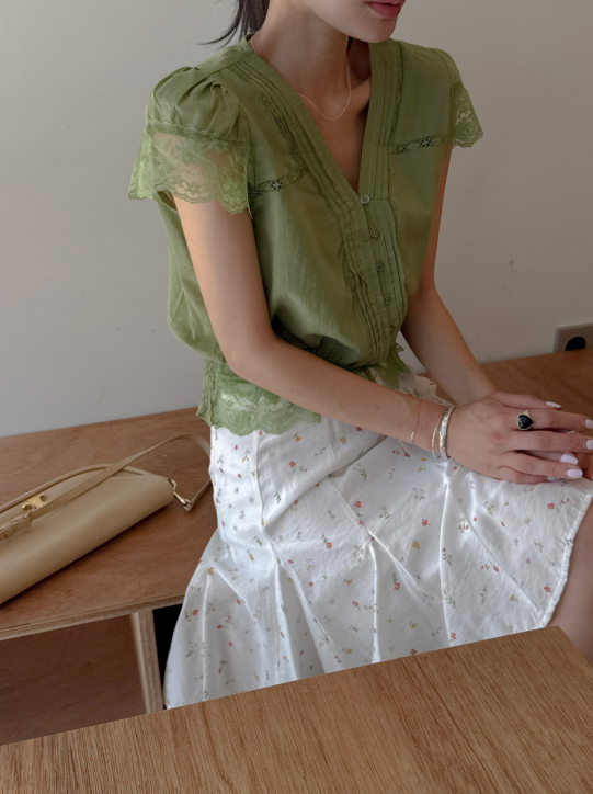 Plain T-Shirts Are Over—The Summer V-Neck Lace Blouse Everyone from 20 to 40 Is Hunting For