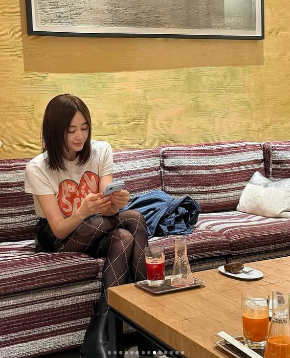 41 Years Into Her Career, Kim Hye-soo Doesn't Dress Young—She Just Dresses Without a Age Limit