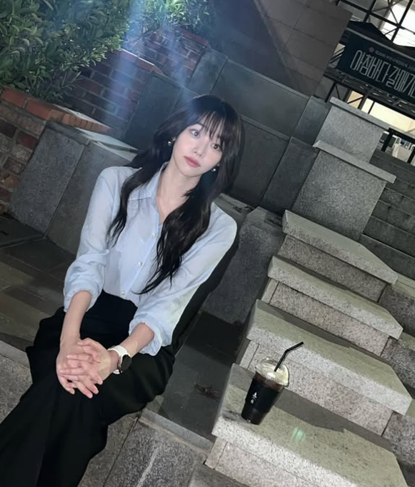 Ex-Idol to Office Darling: Kangmina's Effortless Summer Wardrobe Is Your New Blueprint