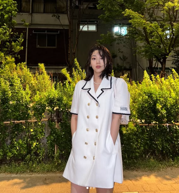 Ex-Idol to Office Darling: Kangmina's Effortless Summer Wardrobe Is Your New Blueprint