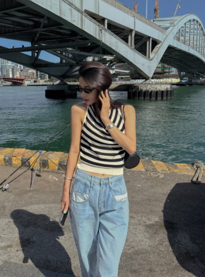 The Halter Neck Crop Top That Closes the Deal: Resort Vibes That Actually Work
