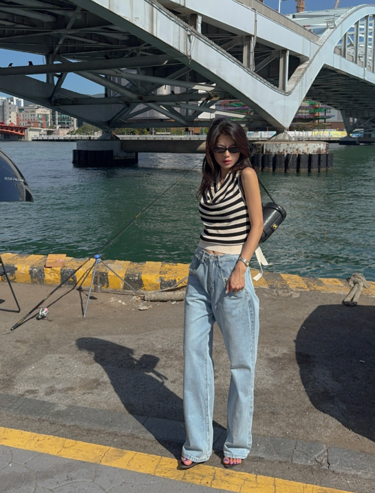 The Halter Neck Crop Top That Closes the Deal: Resort Vibes That Actually Work