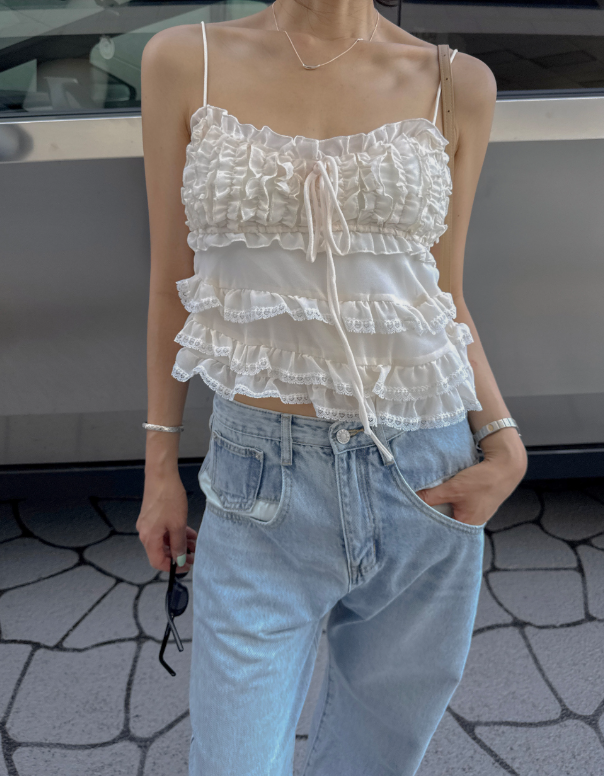 The Straw Hat Styling Hack Every Summer Traveler Needs