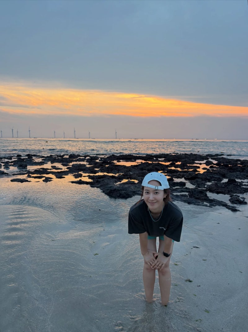 From K-Drama to the Beach: Girls' Generation's Yuri Proves an Oversized Tee Beats a Swimsuit