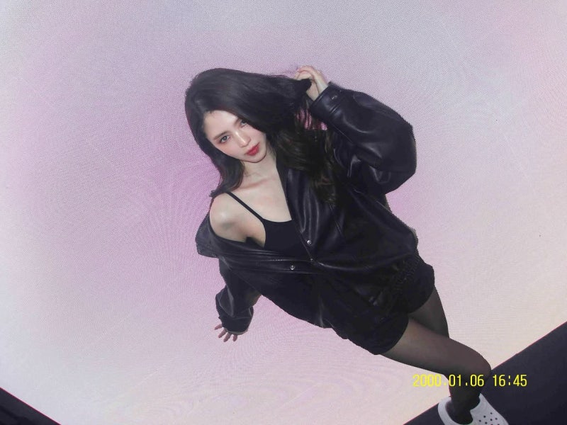 From 300k Won to Icon: Han So-hee's All-Black Leather Mastery