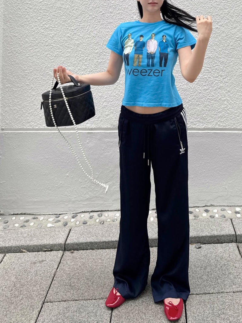 7 Years as a Yoga Instructor, Now Plotting Revenge in Weezer—Nam Sang-ji's Casual-Cool Coding