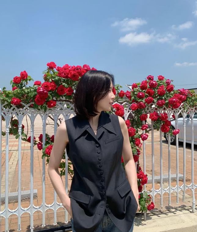 46 and Effortless: How a Miss Korea Finalist (and Announcer Candidate) Built the Ultimate Black Cardigan Formula