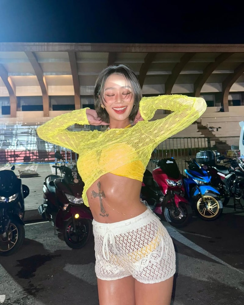 From Insecurity to Icon: Hyo-rin's Golden Summer in Dolce & Gabbana