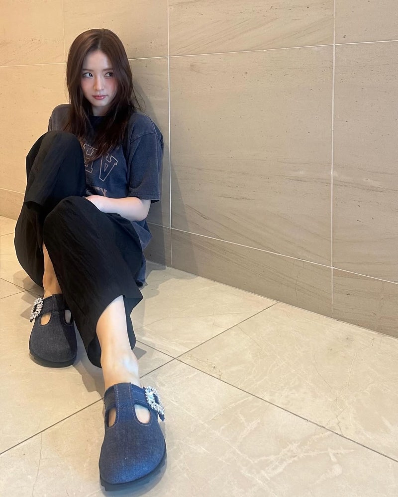 From Poster Child to Acting Powerhouse: Shin Se-kyung's Summer All-Black Formula Is Almost Too Good