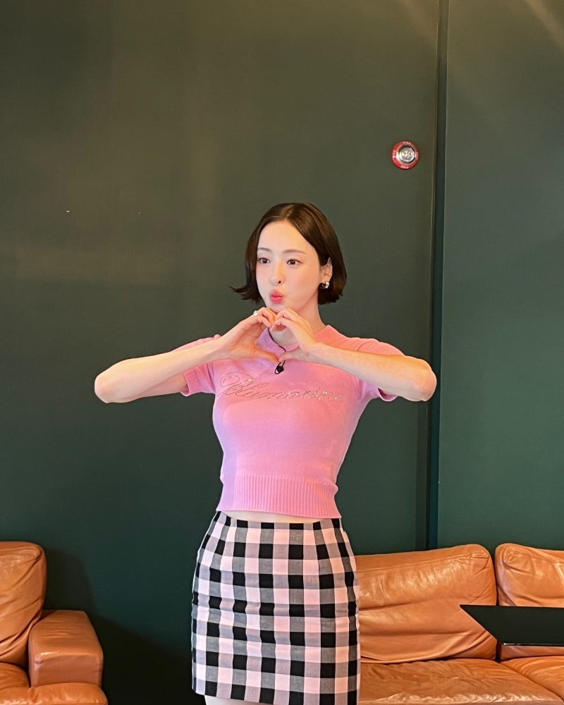 Supermodel-to-Actress Lee Da-hee Nails Three Seasons in One Outfit Approach