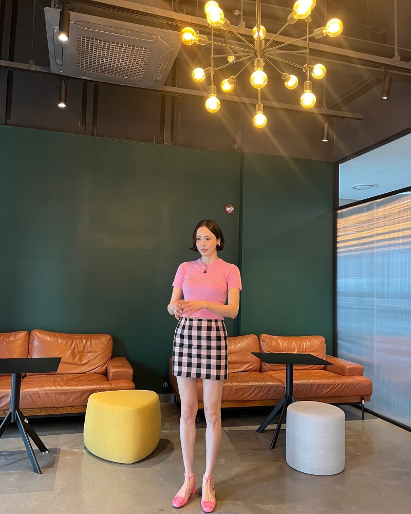 Supermodel-to-Actress Lee Da-hee Nails Three Seasons in One Outfit Approach