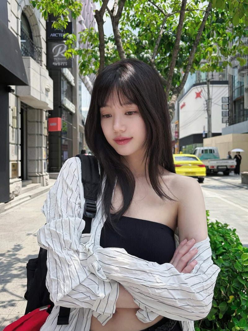 Her Mom's a Legend—But Lee Yoo-bi Made Auditions Hide That Fact