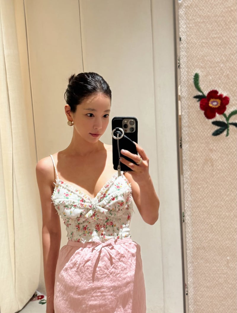 From Stage Actress to Instagram Muse: Ki Eun-se's Shanghai Trip Proves Styling Is an Art Form