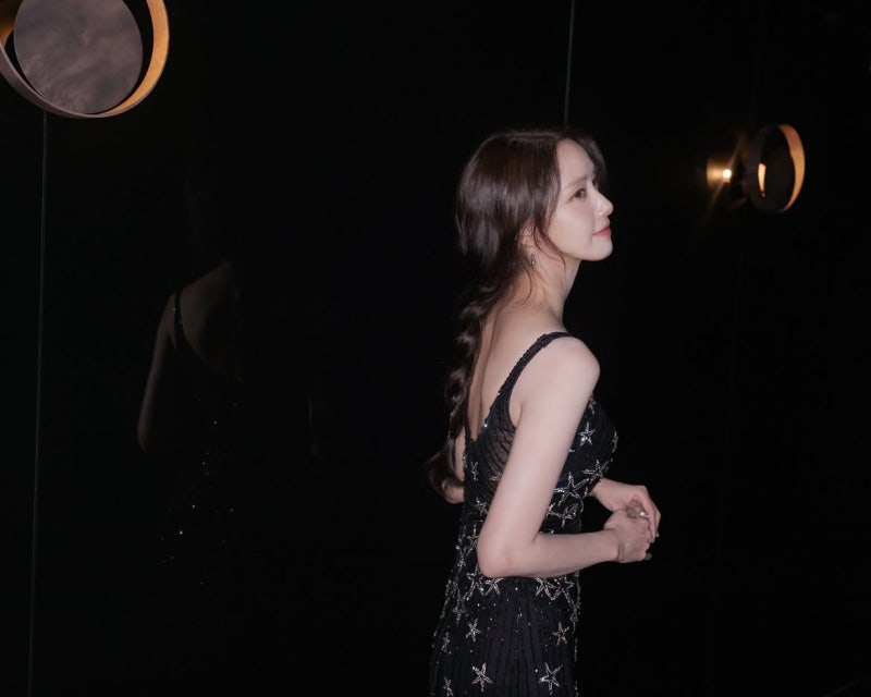 Anyone That Gorgeous Should Be Street-Cast, Right? Not Yoona.