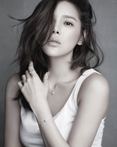 Miss Korea Seoul Contestant Turned Busan Actress: Park Si-yeon's Summer Rotation From Fresh to Edgy to Chic