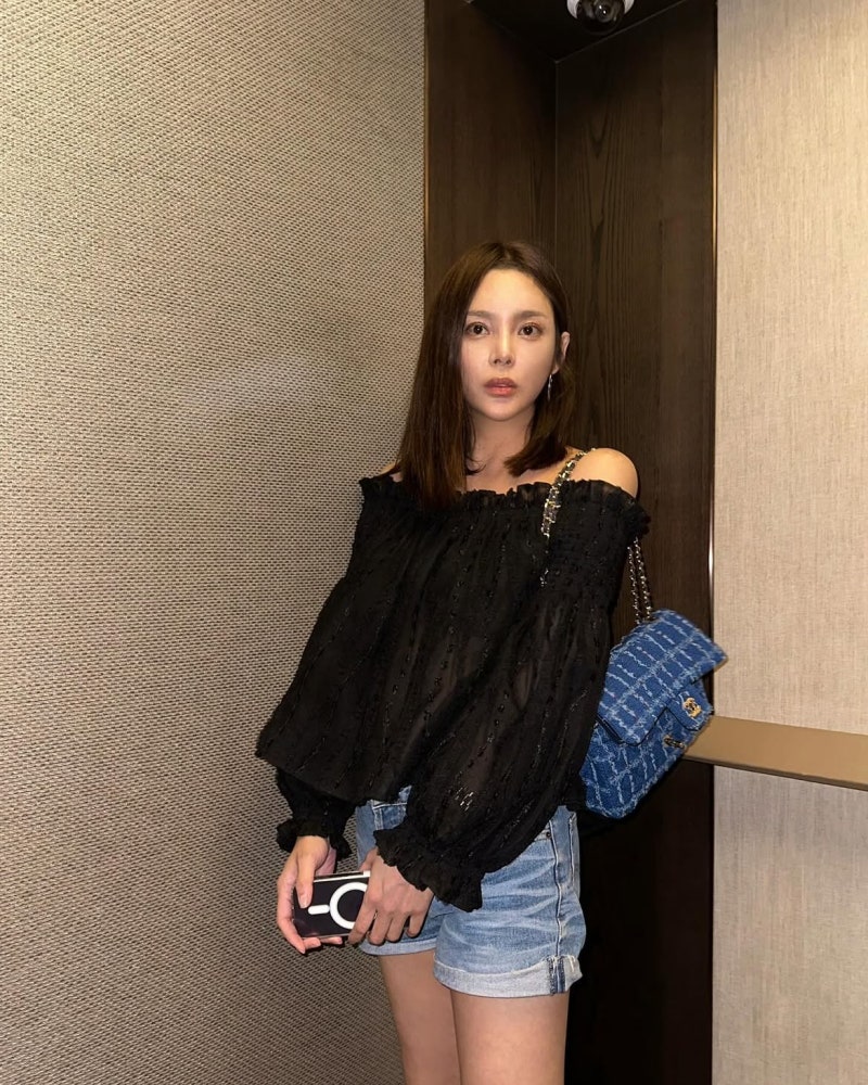 Miss Korea Seoul Contestant Turned Busan Actress: Park Si-yeon's Summer Rotation From Fresh to Edgy to Chic