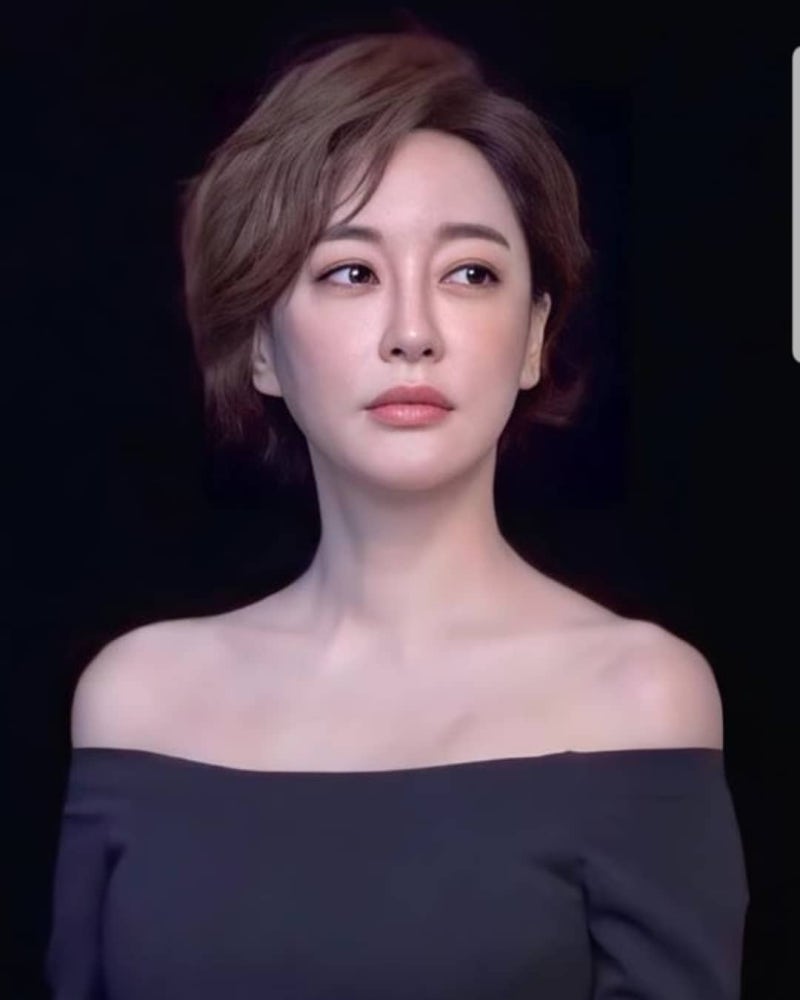 Ex-Weather Anchor Turned Powerhouse Actress: How Kim Hye-eun Commands the Screen in Three Summer Looks