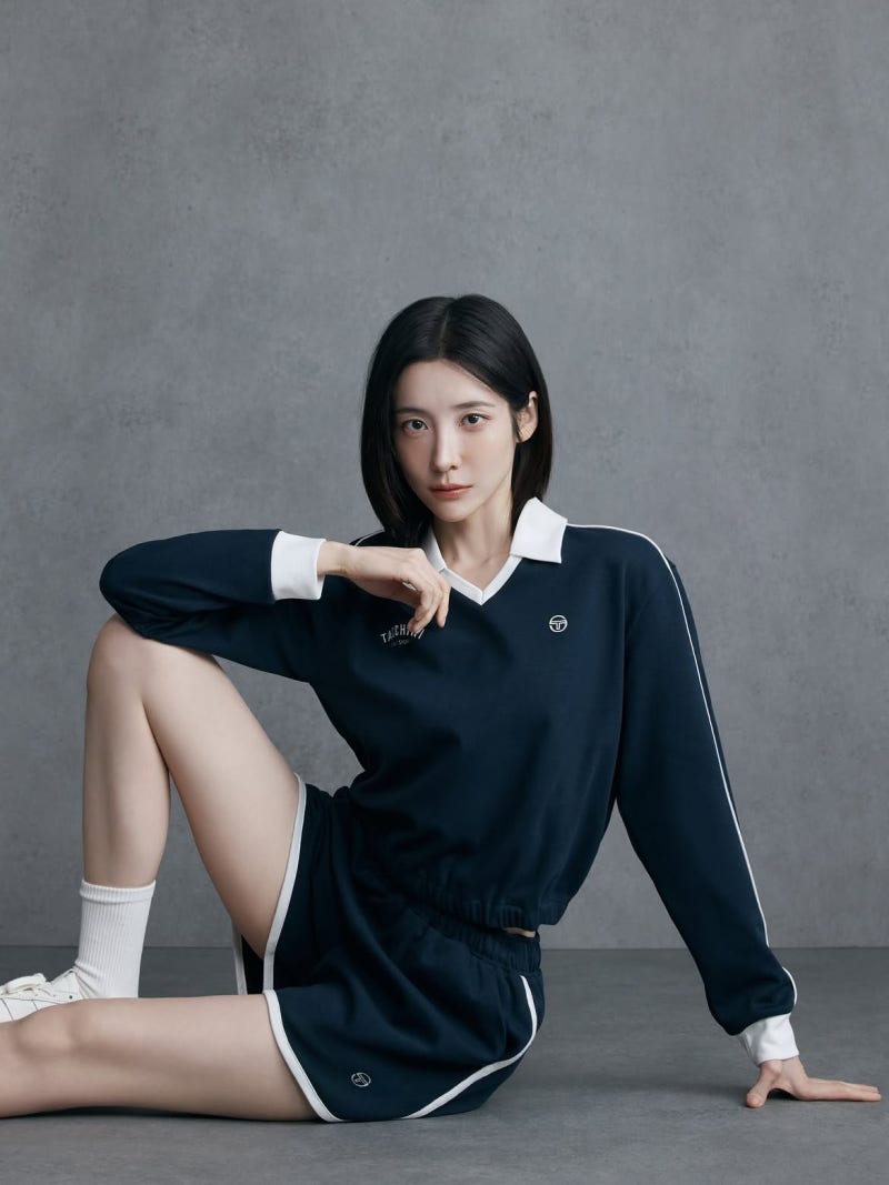 Park Ji-hyun Steps Into Athleisure Without Breaking a Sweat