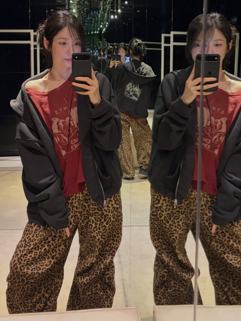 Park Ji-hyun Steps Into Athleisure Without Breaking a Sweat