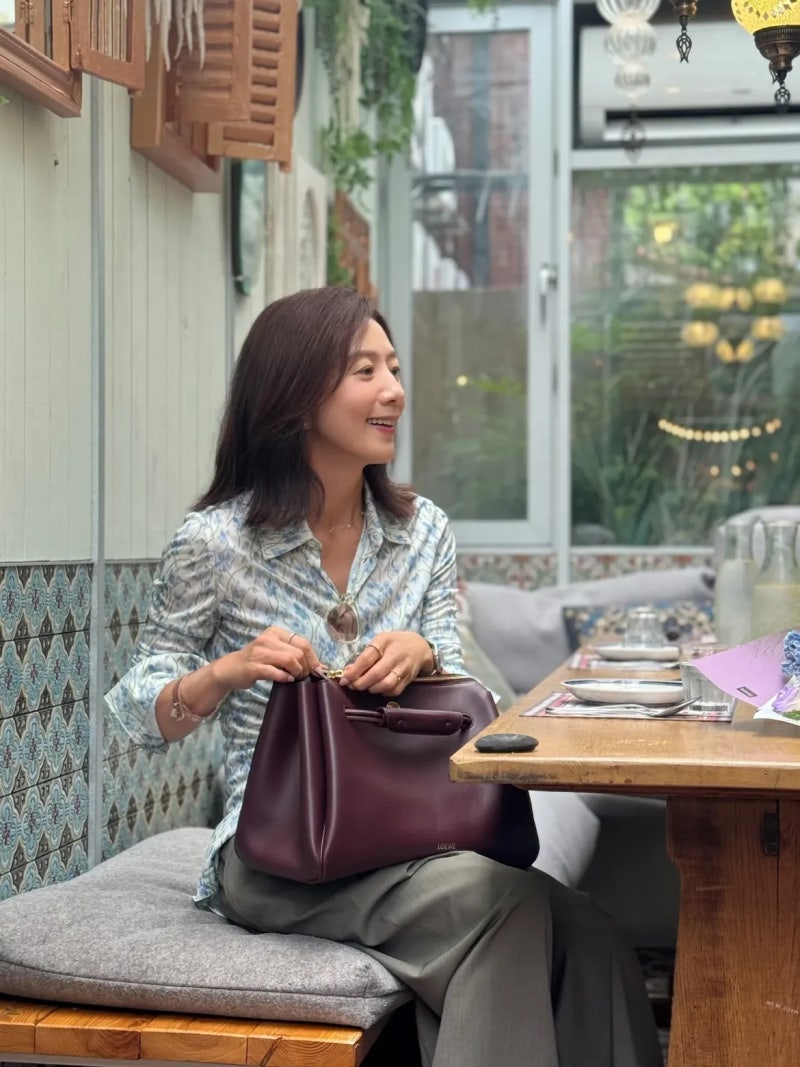 After 40 Years, This Actress Still Has the Vibe That Made Her a National Icon