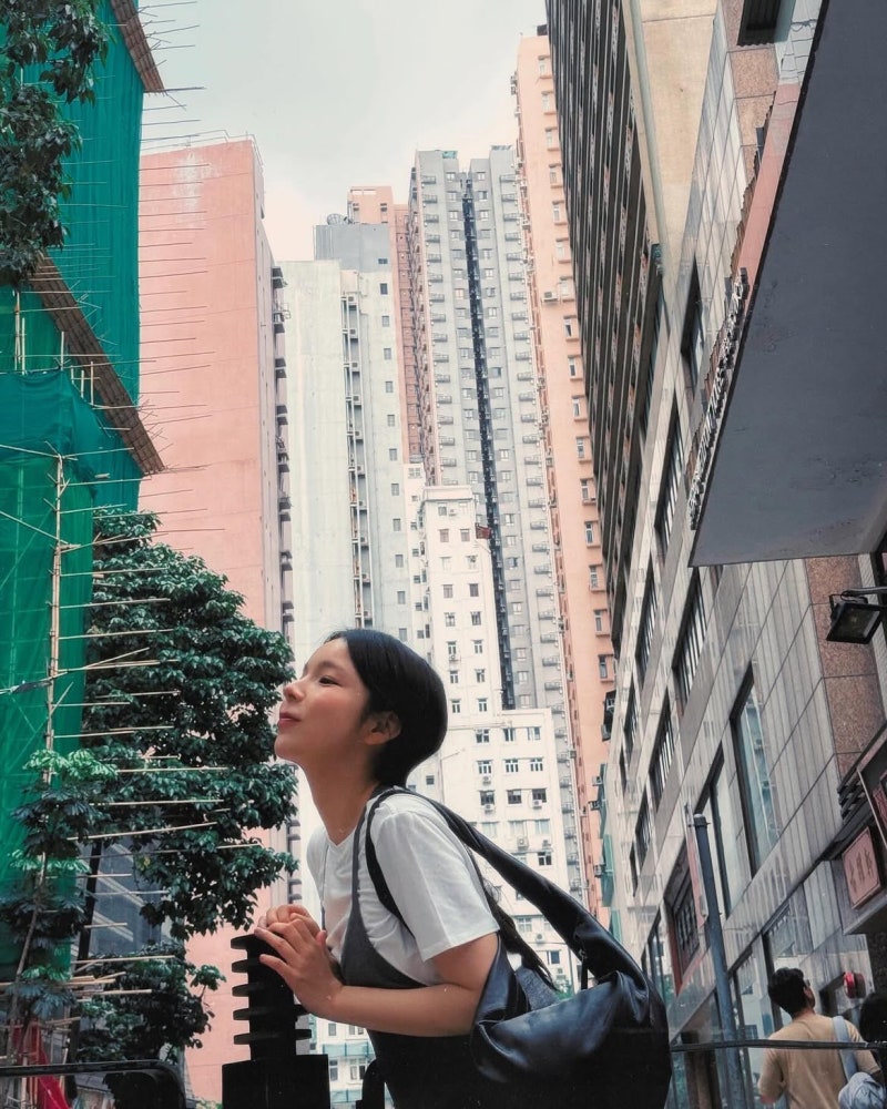 From Musical Theater Stage to Life's Stage: Park Jin-joo's Three-Look Masterclass in Knowing Your Moment