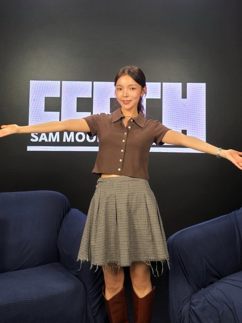 From Musical Theater Stage to Life's Stage: Park Jin-joo's Three-Look Masterclass in Knowing Your Moment