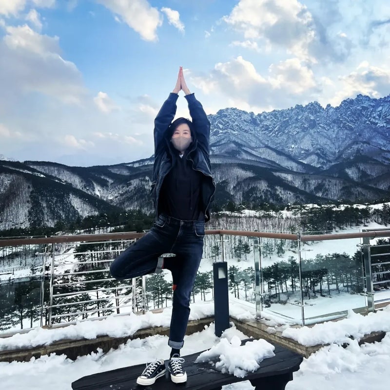 50-Year-Old Yoga Authority: Kim Ji-ho Proves Style Gets Better With Practice