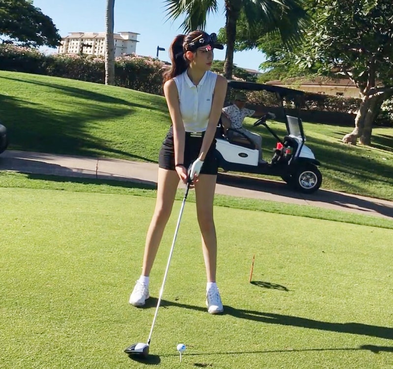 Shooting Sports Star to Fitness Icon: Ye Jeong-hwa's Hawaii Golf Wardrobe Decoded