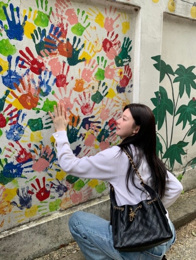 Ko Yun-jung: Seoul National grad, art major, Chanel ambassador—why she built a career from her own money, and how she dresses now