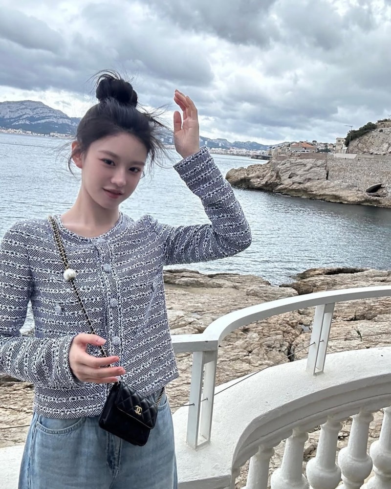 Ko Yun-jung: Seoul National grad, art major, Chanel ambassador—why she built a career from her own money, and how she dresses now