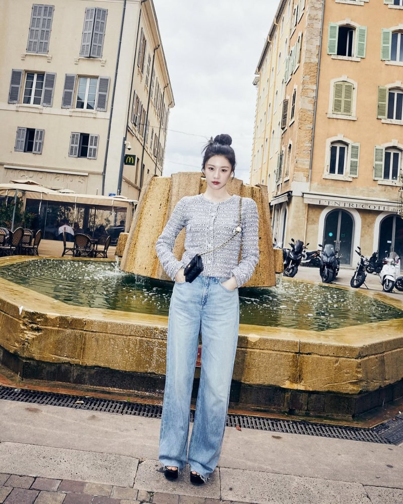 Ko Yun-jung: Seoul National grad, art major, Chanel ambassador—why she built a career from her own money, and how she dresses now