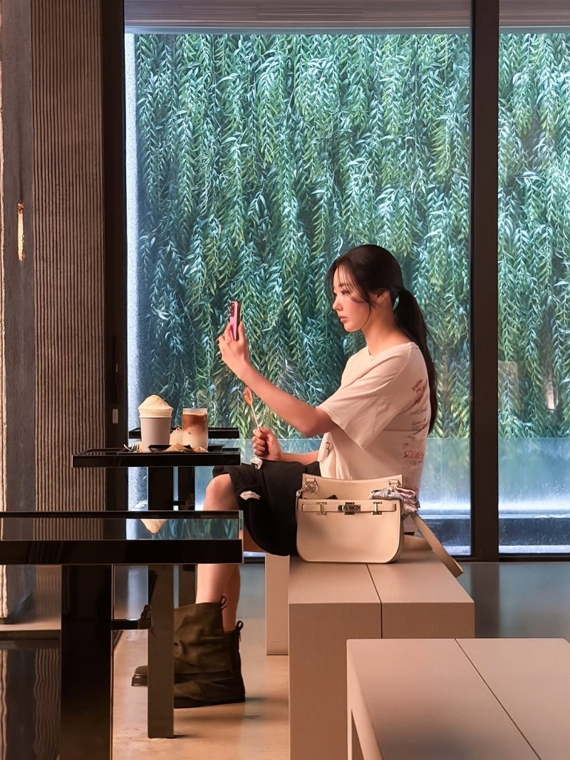 Kim Sa-rang at 20+ years: From Miss Korea to undeniable skincare icon—red Chanel, white shirts, and the science of looking younger