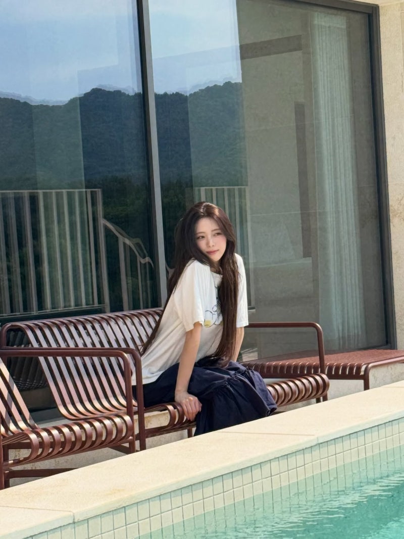 ITZY's Yuna wears a military uniform like it's Vogue; summer shows why she's gen-4's visual standard