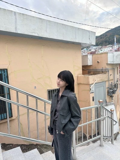 From child star to fashion icon: Kim So-hyun masters Milan luxury, harbor edge, and Busan vintage