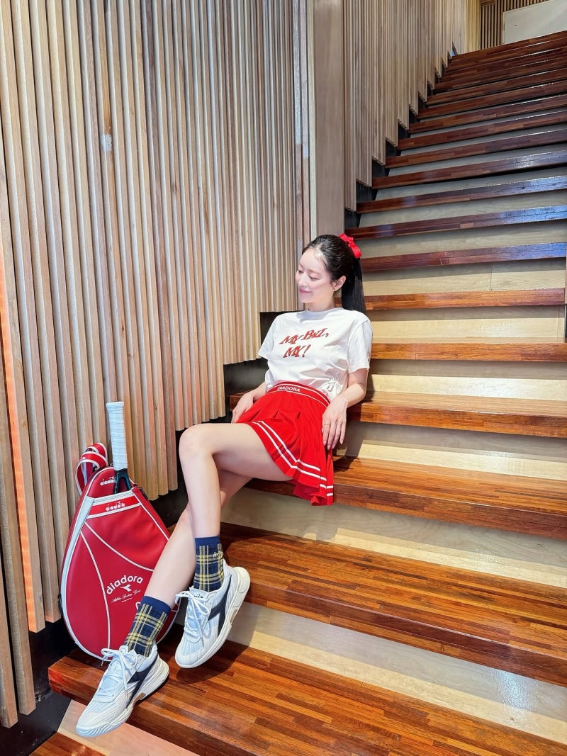 Earning 3-4x More Than Korea: How This Mainland Superstar Works Red Tennis Skirt Season