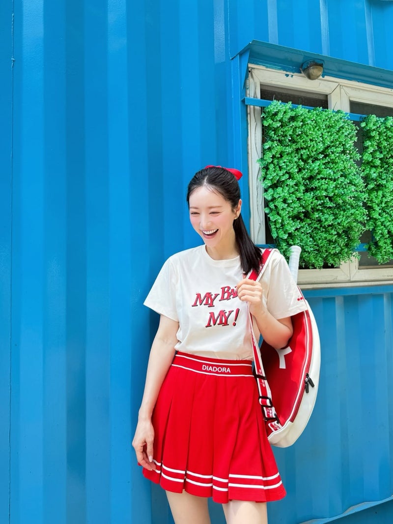 Earning 3-4x More Than Korea: How This Mainland Superstar Works Red Tennis Skirt Season
