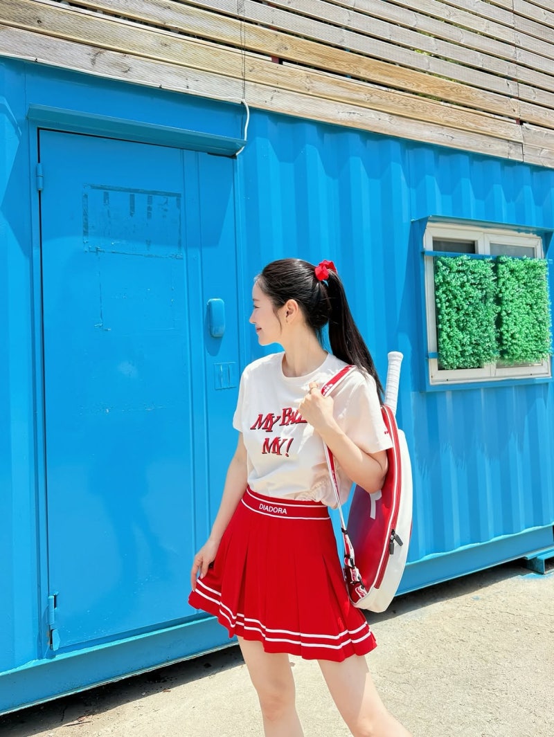Earning 3-4x More Than Korea: How This Mainland Superstar Works Red Tennis Skirt Season