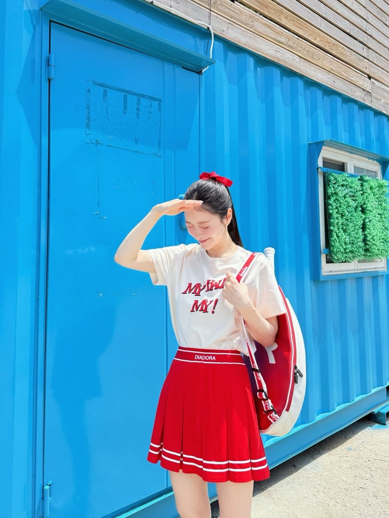 Earning 3-4x More Than Korea: How This Mainland Superstar Works Red Tennis Skirt Season