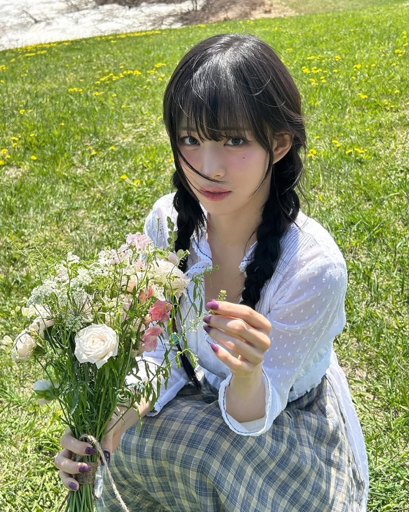 Sharp features, softer inside—Fromis_9's Lee Chae-young slays the cheerful floral dress moment