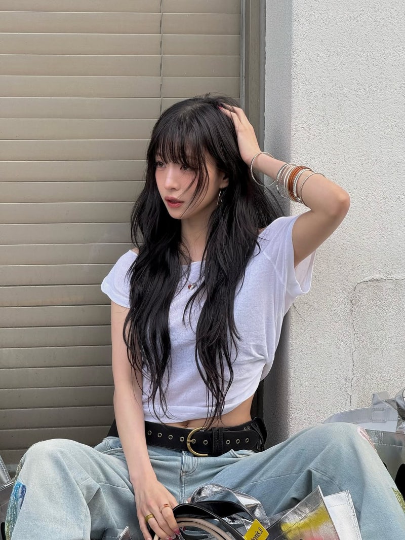 Sharp features, softer inside—Fromis_9's Lee Chae-young slays the cheerful floral dress moment