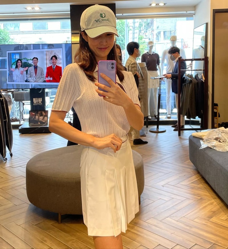 44 Years Old and It Doesn't Register. Lee Soo-kyung Takes Golf Fashion Seriously.