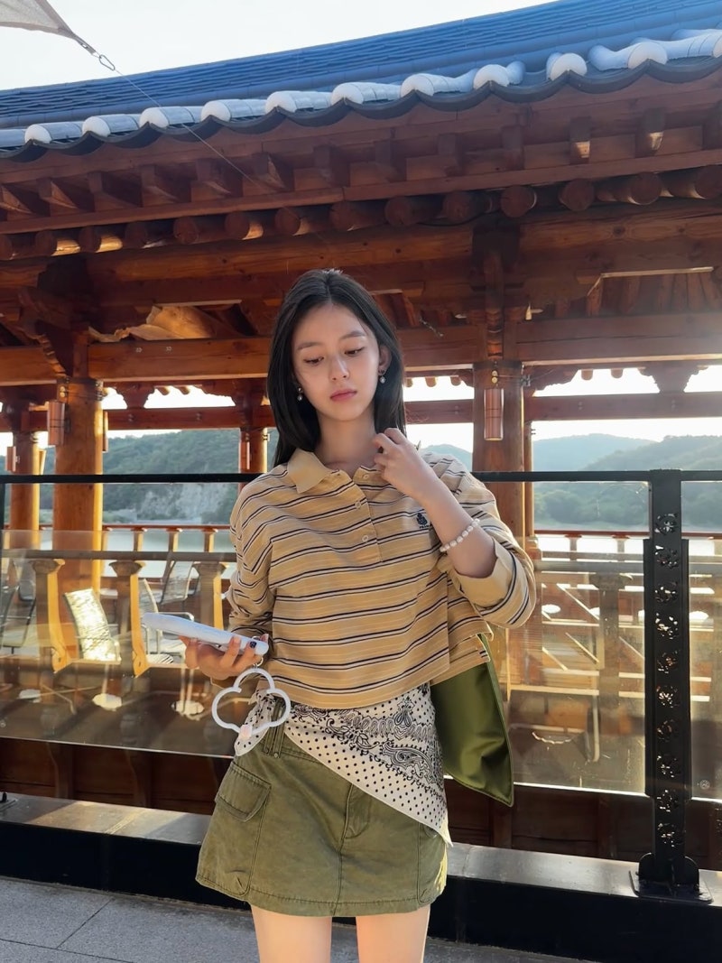 She Won a World Film Festival Award at 15. Now Park Ji-hoo Is Proving That Young Talent Ages Into Genuine Presence, One Layered Look at a Time