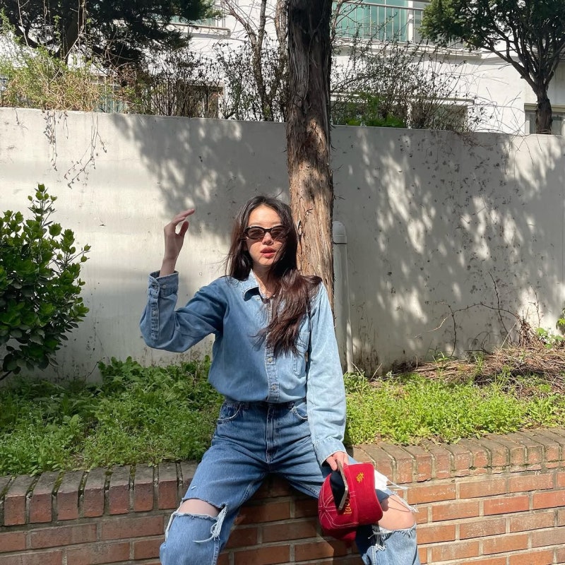 All Smiles Are Warmth, Deadpan Reads as Ice — Meet the Chameleon Actress Rocking Denim-on-Denim Like a Gen-Z Summer Dream