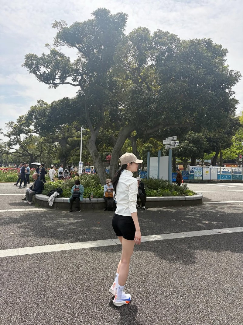 The Photography Muse Runs Her Route: Lee Na-eun's Summer Athletic Looks With Verified Miles
