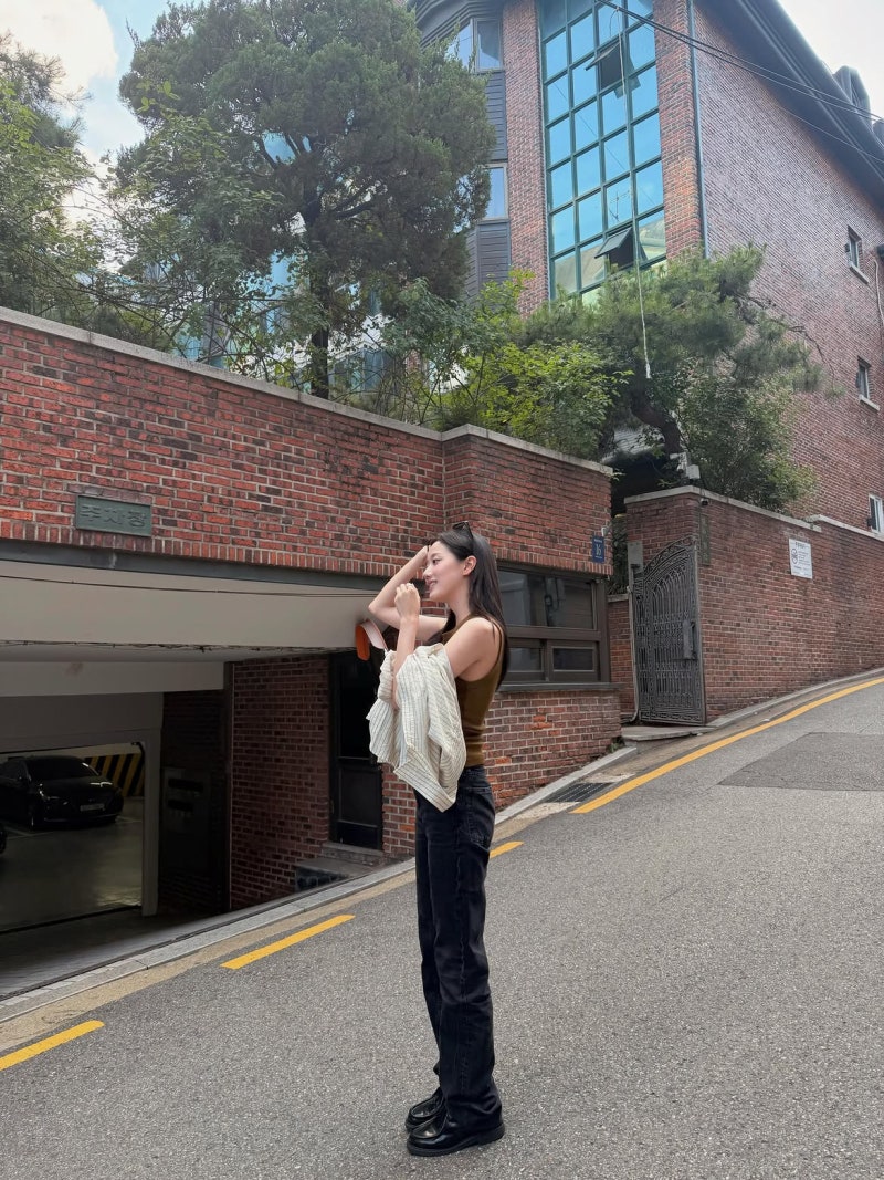 The Photography Muse Runs Her Route: Lee Na-eun's Summer Athletic Looks With Verified Miles
