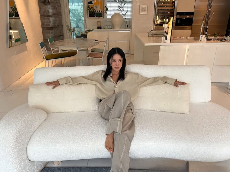 She Broke the Rule That Female Dancers Have Short Careers—34 Years In, She's Mastering Minimalist All-Black and Tonal Elegance