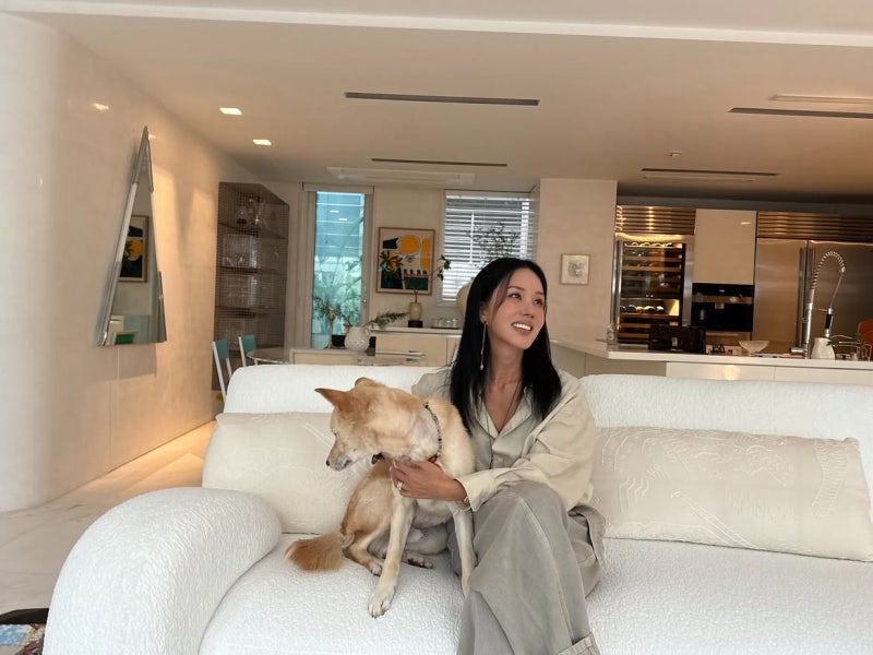 She Broke the Rule That Female Dancers Have Short Careers—34 Years In, She's Mastering Minimalist All-Black and Tonal Elegance