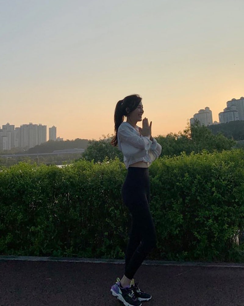 She Went to a Model Audition Just to Meet Her Favorite Singer. Instead, She Became an Icon: Kim Ha-neul Masters Three Kinds of Ease