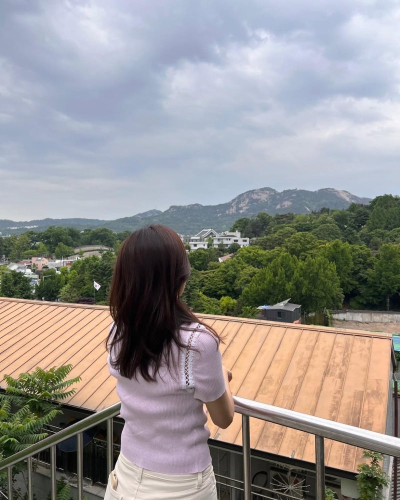 She Went to a Model Audition Just to Meet Her Favorite Singer. Instead, She Became an Icon: Kim Ha-neul Masters Three Kinds of Ease